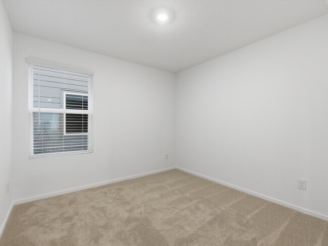 Building Photo - 25409 Carnation Ct