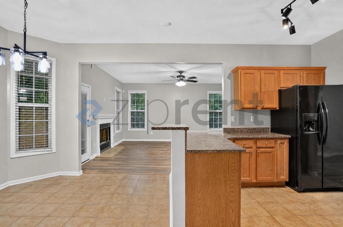 Building Photo - Unit