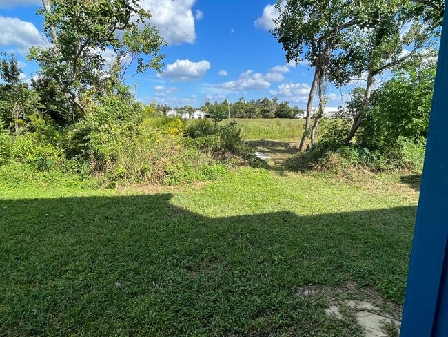 Building Photo - Cute 2-bedroom 1.5 bath townhome completely updated and only minutes from TAFB