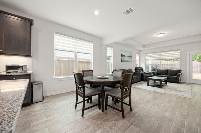 Building Photo - 33142 School Hl Rd