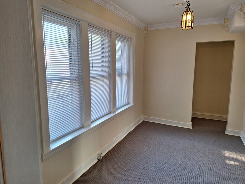 Dining room - 4215 N Campbell Ave