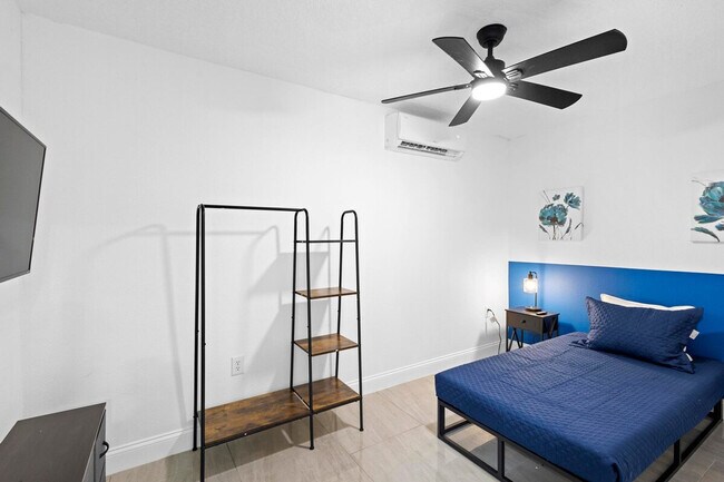 Building Photo - 1983 Spring Ave