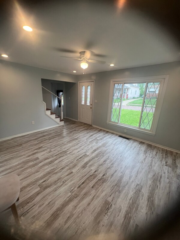 Building Photo - 4420 E 154th St