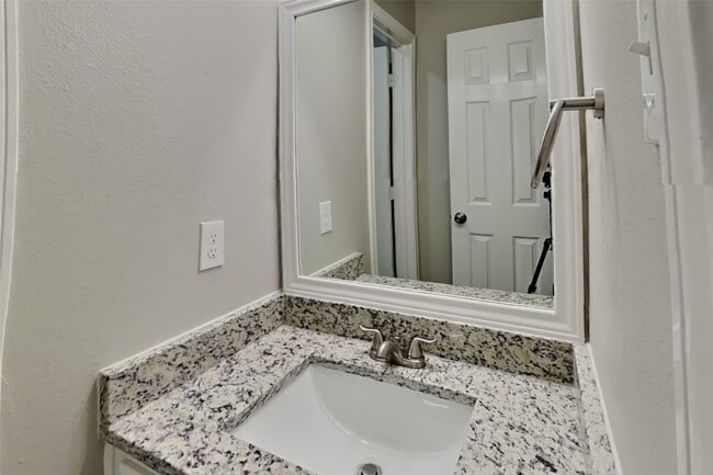 Building Photo - 29719 Buffalo Canyon Dr