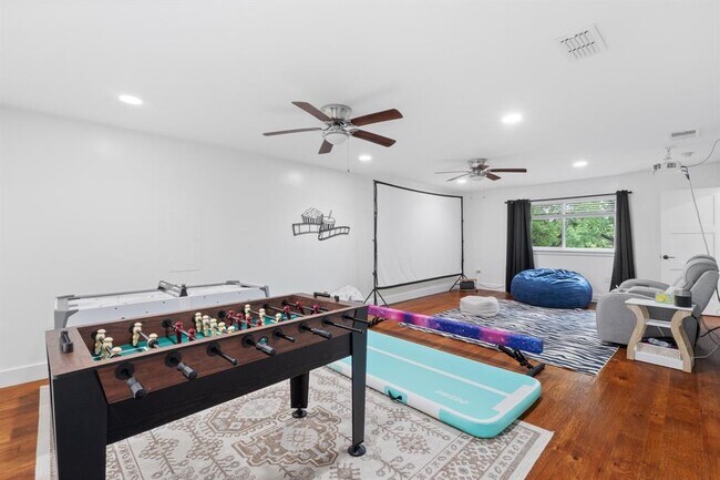 Building Photo - 3607 Laurel Ledge Ln