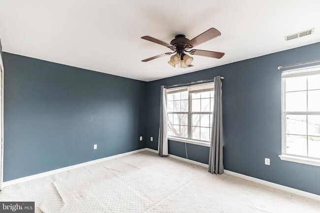 Building Photo - 9 Sharon Ln