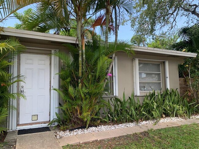 Building Photo - 801 SW 10th St