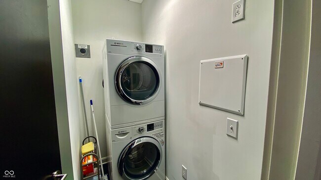 Building Photo - 1 Virginia Ave