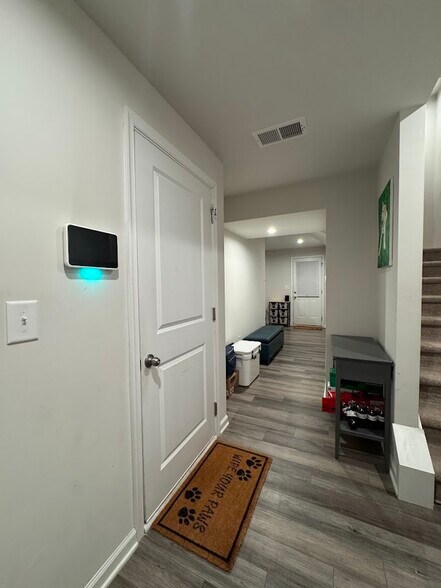 Building Photo - 6042 Cutwater Cir