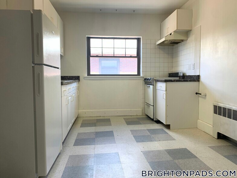 Building Photo - 15 Beechcroft St