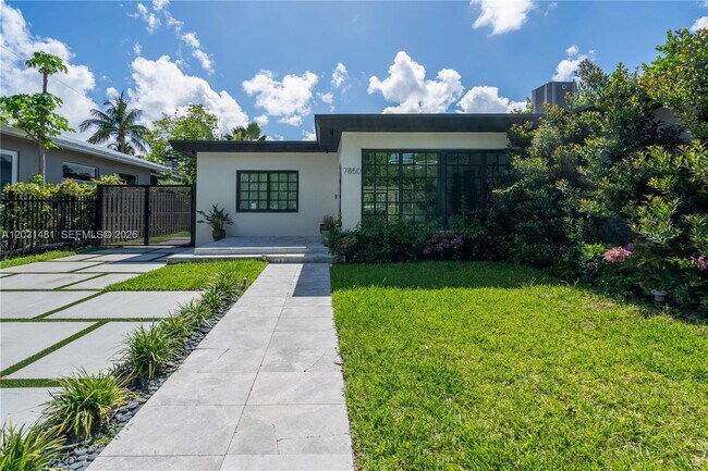 Building Photo - 7850 Hawthorne Ave