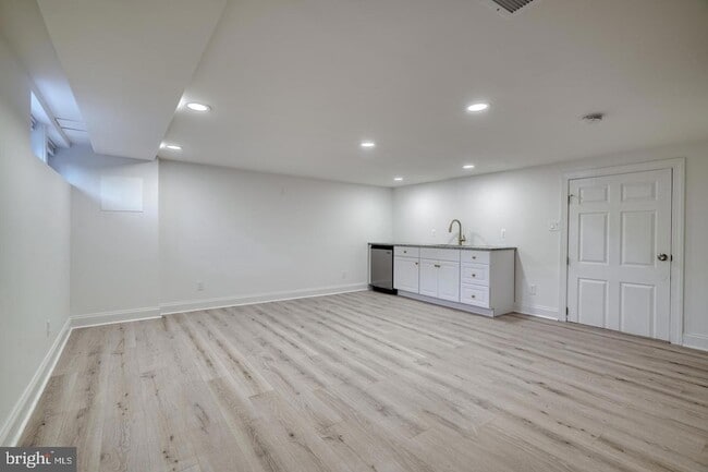 Building Photo - 1722 Edgewood Rd