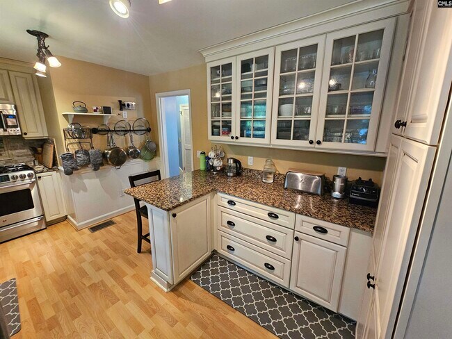 Building Photo - 625 Challedon Dr