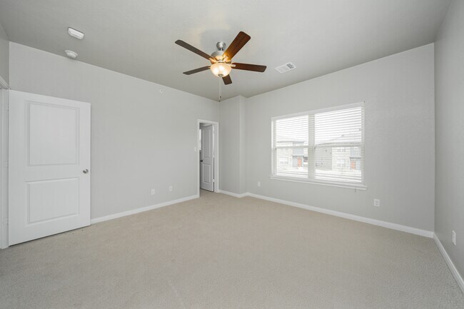 Building Photo - 4089 Cross Park Dr