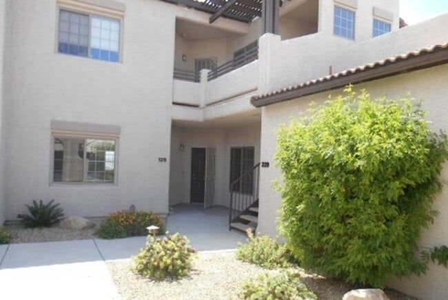 Building Photo - Long term - unfurnished ground floor condo