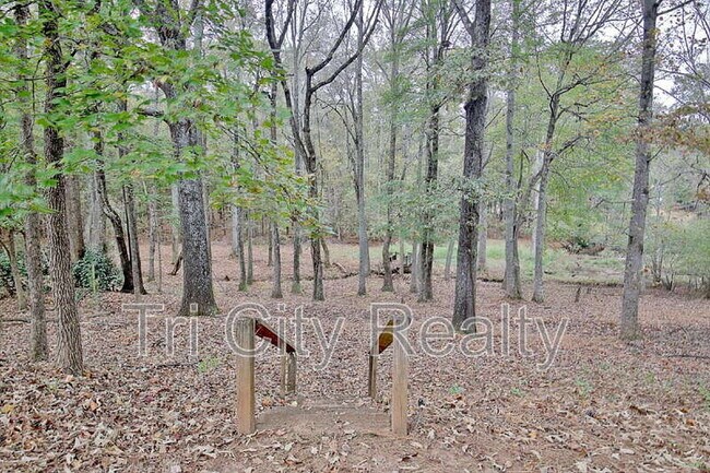 Building Photo - 150 Drennan Dr