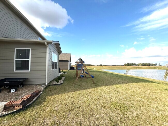 Building Photo - 2079 Dixon Crk Dr