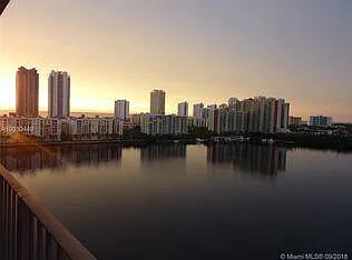 Building Photo - 290 174th St St