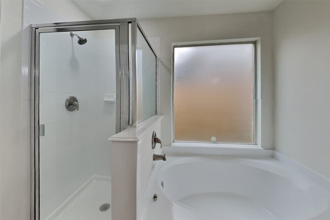 Building Photo - 10414 Falling River Dr