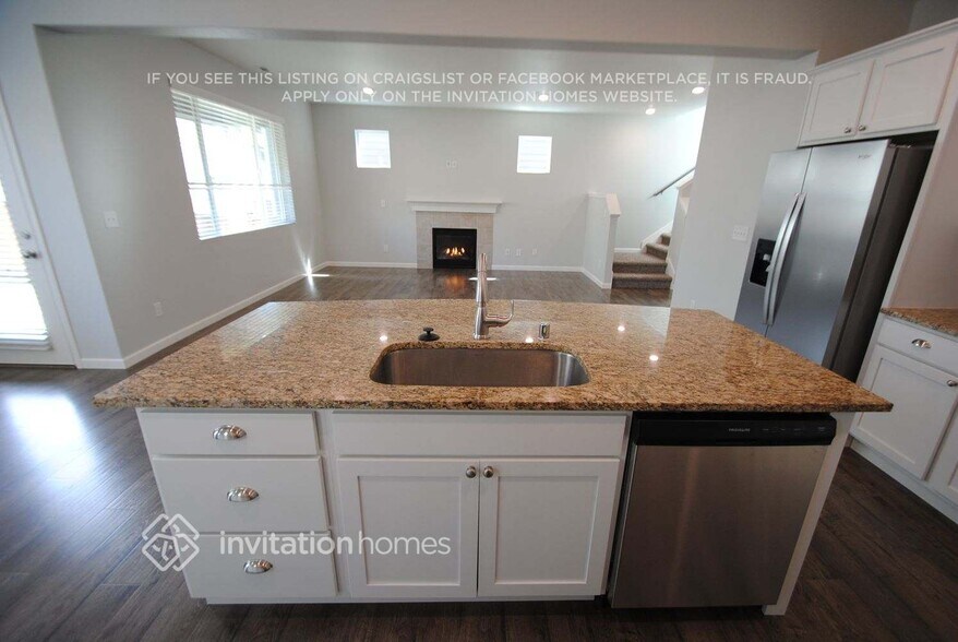 Building Photo - 606 Meadowwood Dr SW