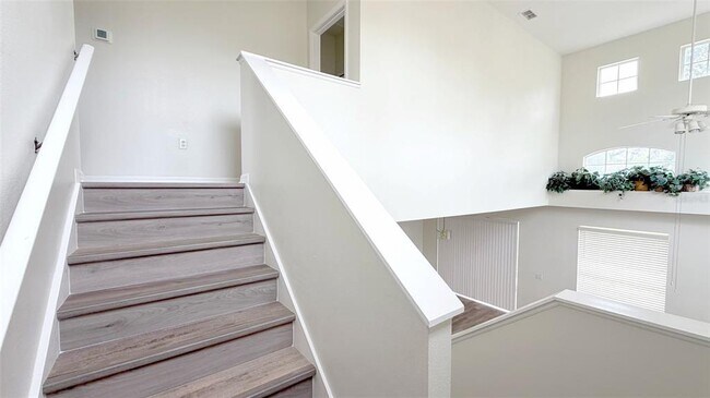 Building Photo - 203 Madison Cir