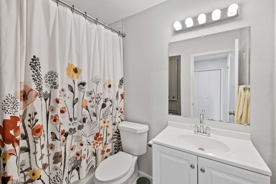 Building Photo - 1805 Mearns Meadow Blvd