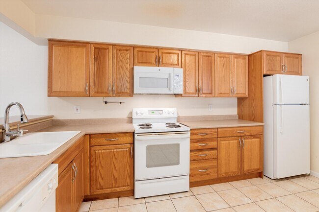 Building Photo - 2375 E Geddes Ave