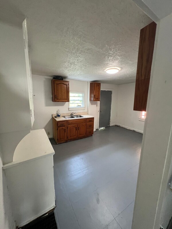 Building Photo - 421-423-423 Caldwell St