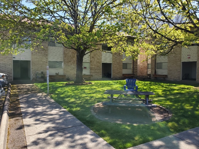 Primary Photo - 620 NW 21st St