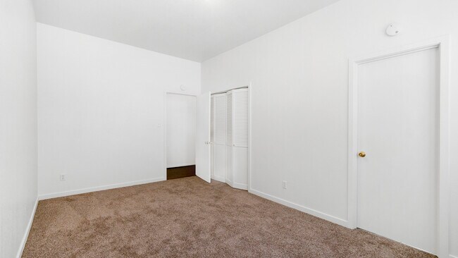 Building Photo - 1336 Park Ave