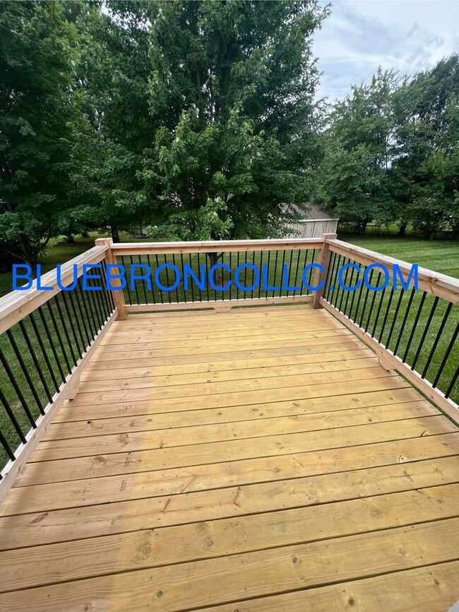 Building Photo - Georgous duplex in Raymore with a lot to offer!