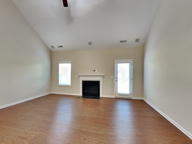 Building Photo - 265 Marsh Creek Dr
