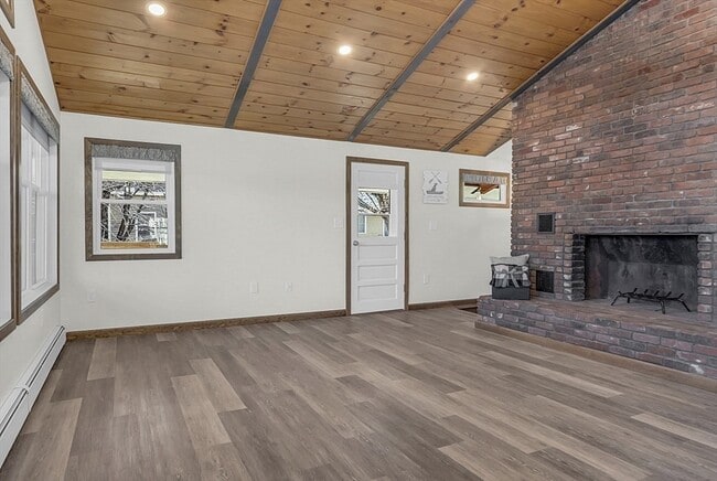 Building Photo - 23 Laurie Ln