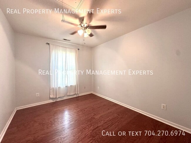 Building Photo - 9902 Redbud Tree Ct