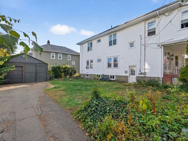 Building Photo - 35 Hancock St