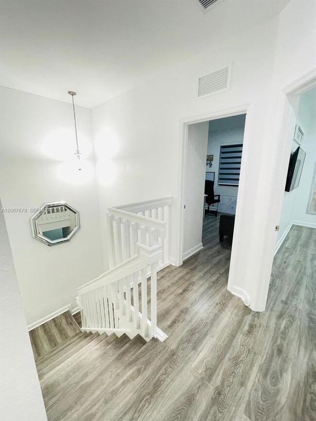 Building Photo - 17430 SW 153rd Ave