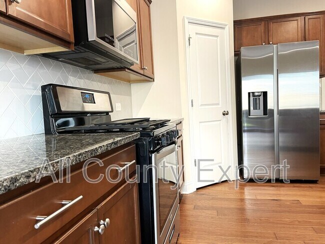 Building Photo - 502 Cooper Ln