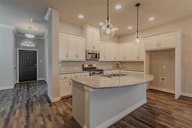 Building Photo - 829 Parkside Dr