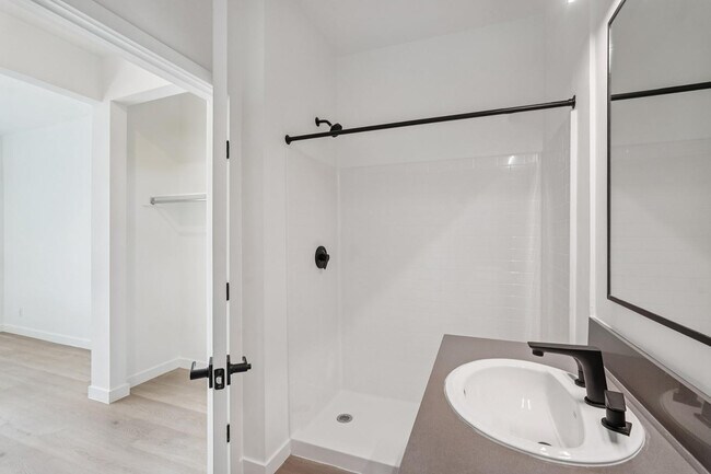 Building Photo - 1030 N 1st St