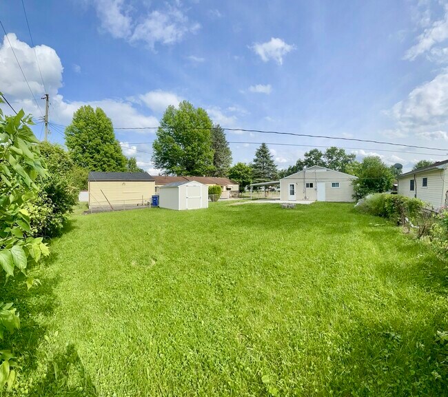 Building Photo - 1382 Southfield Dr S
