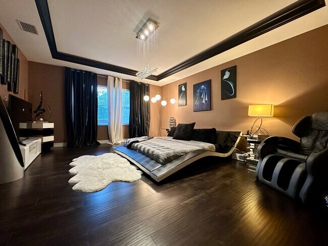 Building Photo - 9687 Springlake Cir