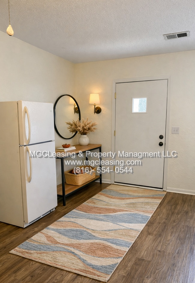 Building Photo - LeGrand Apartments