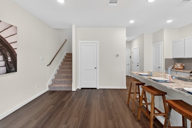 Building Photo - 9111 Highland Northern Wy
