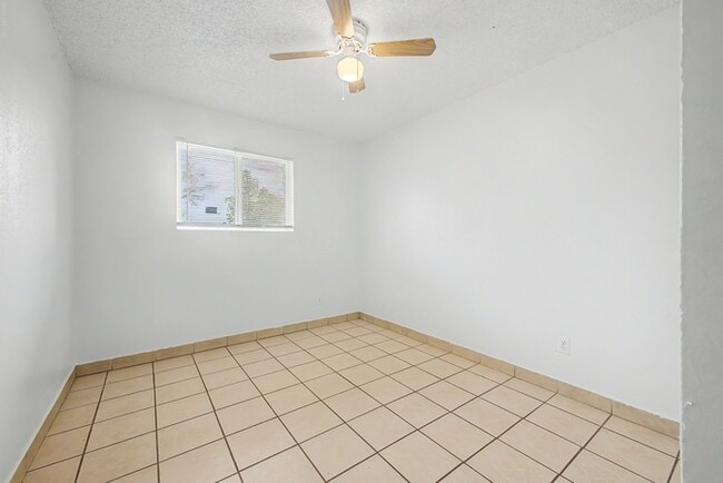 Building Photo - 3 bedroom home!