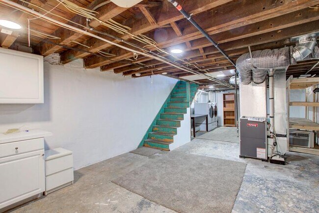 Building Photo - 930 Edgewood Ave