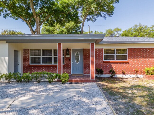 Building Photo - 208 Woodbine Ave