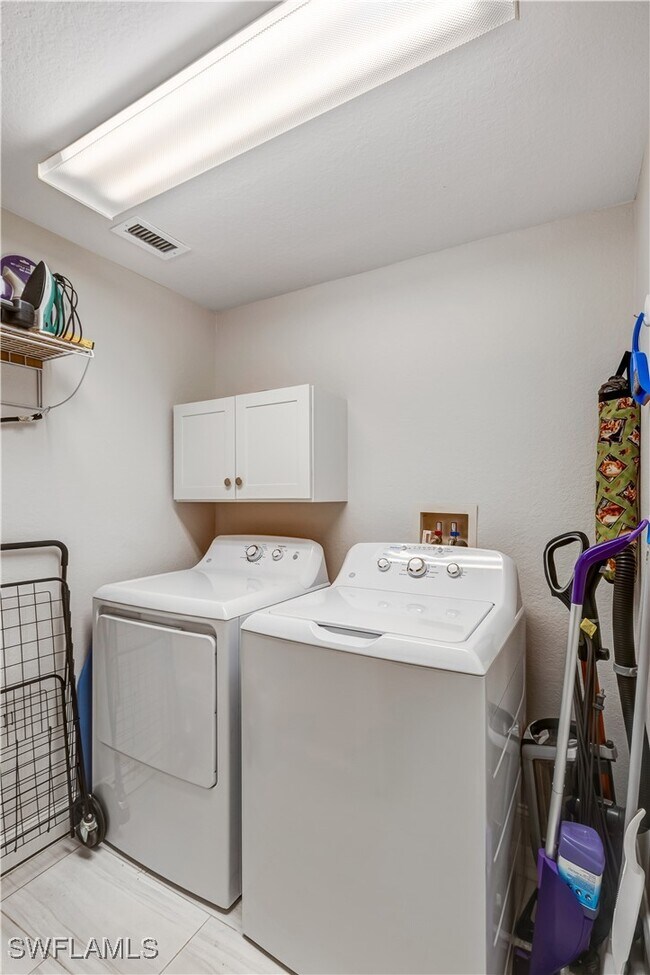 Building Photo - 4530 Botanical Pl Cir