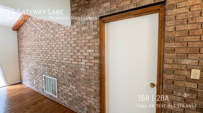 Building Photo - 21 Gateway Ln