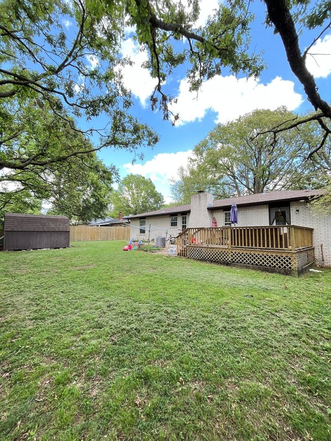 Building Photo - Superb 3 bedroom 2.5 bath home in Springda...