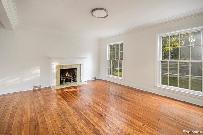 Building Photo - 26085 Humber St